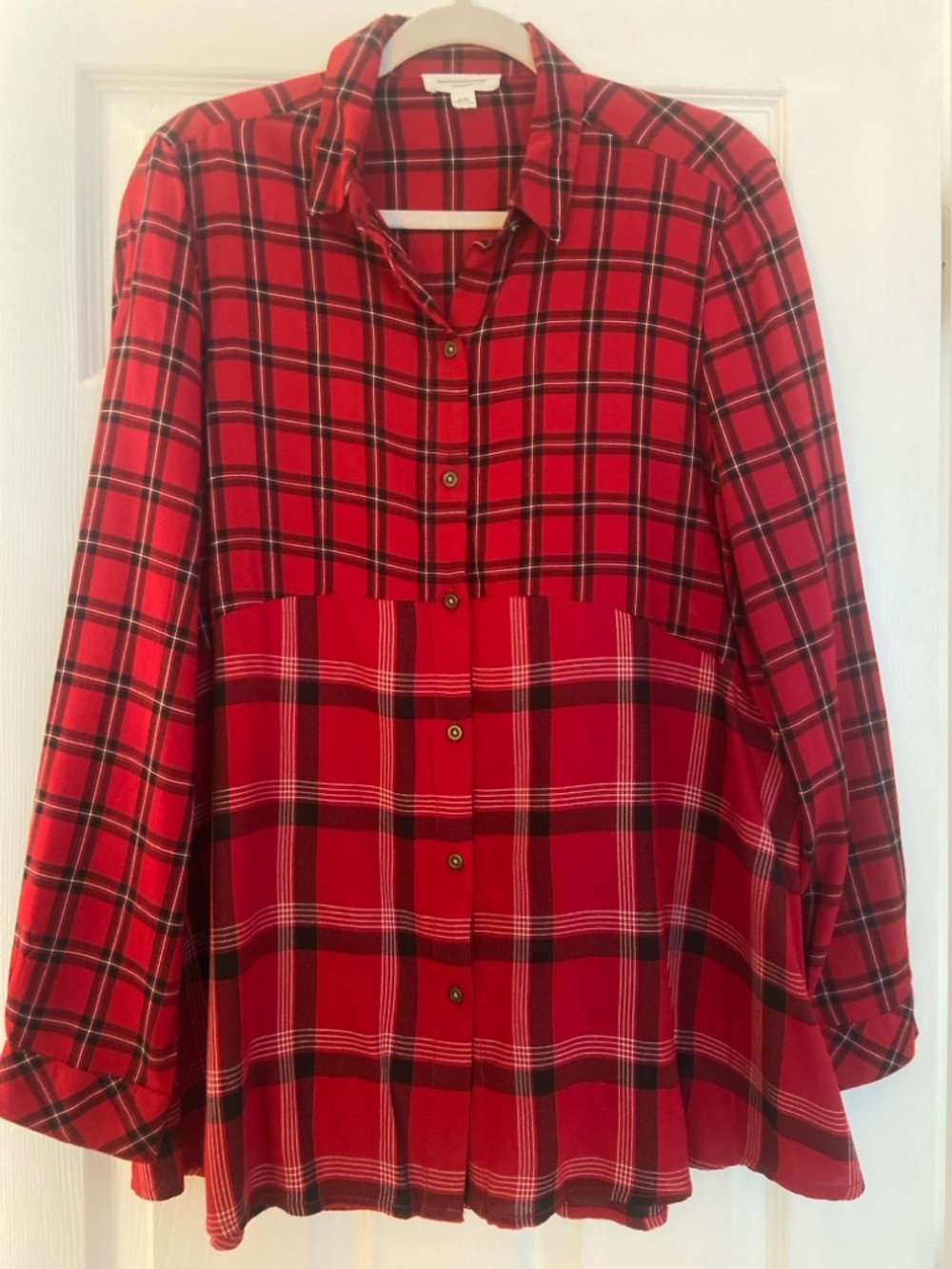 beachlunchlounge Red and Black Plaid Button-Up Shirt